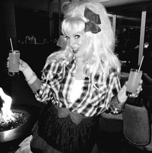 Meet your Posher, Joy - Picture 3 of 5